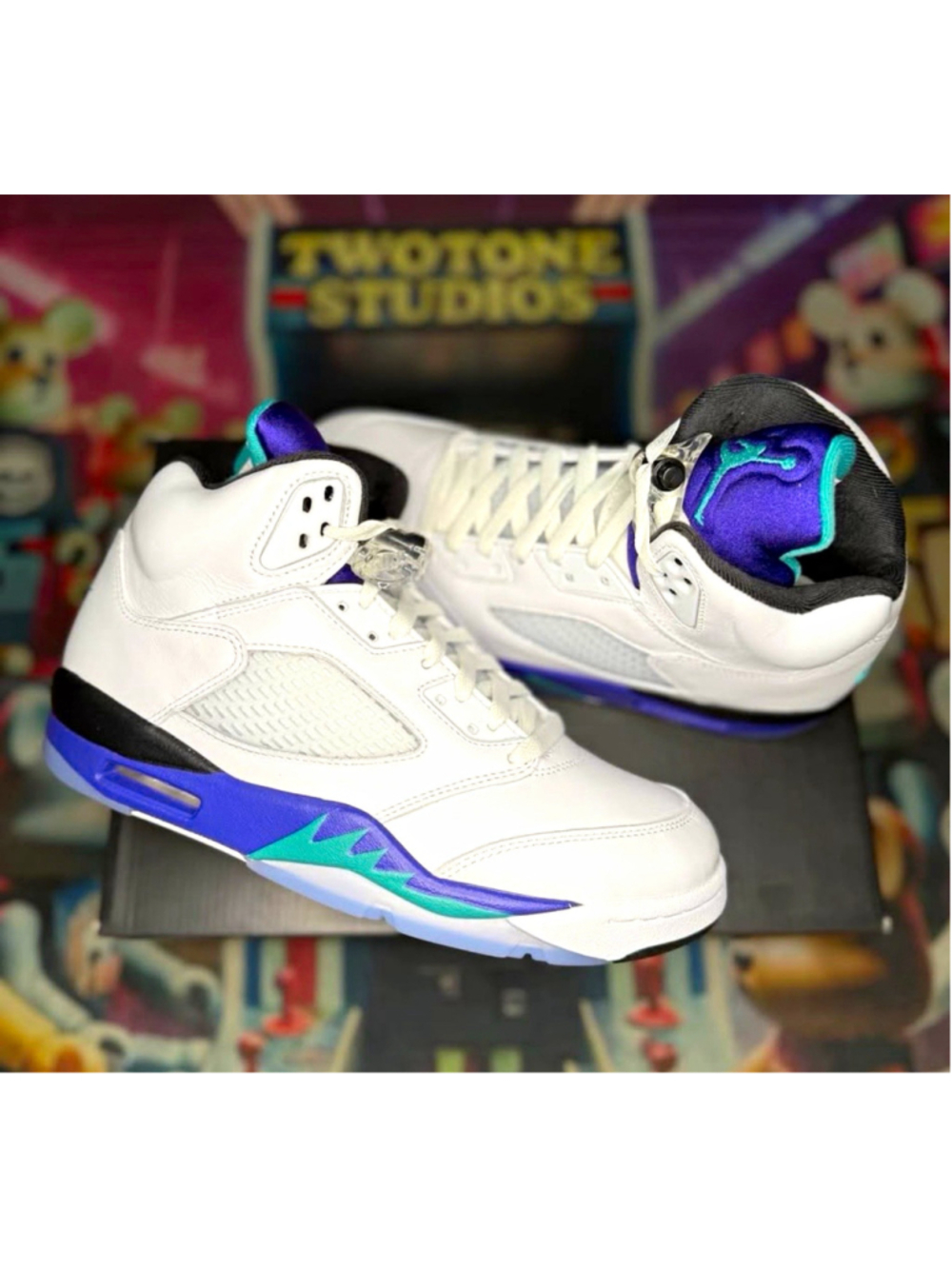 Jordan Air Jordan 5 Retro Grape Men’s Mid Top Leather Lace Up Basketball